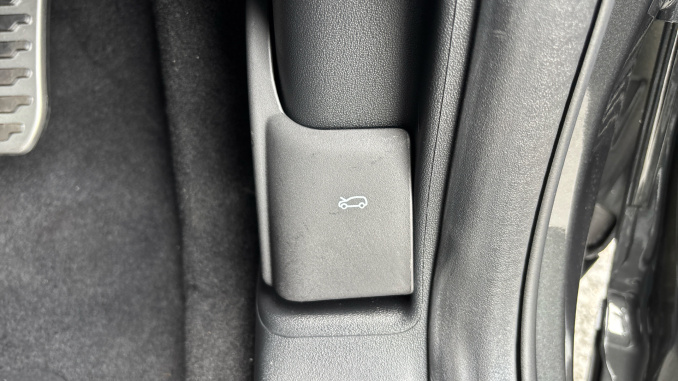Land Rover Discovery Sport 2.0 D200 Landmark 5dr Auto [5 Seat] Diesel Station Wagon - Image 37